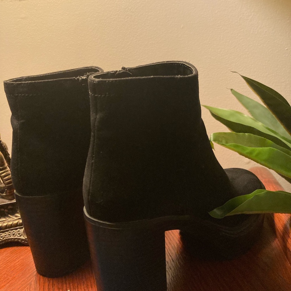 Rouge Helium Black Heeled Boots